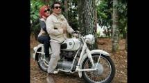 ILUSTRASI.Pasangan biker romantis Ridwan Kamil - Atalia Praratya yang merayakan ulang tahun pernikahan pada 7 Desember 2020. Saat Ini Ridwan Kamil tengah mencari 5.000 anak muda untuk menjadi petani milenial di desa. [Instagram @ataliapr]/ suara.com