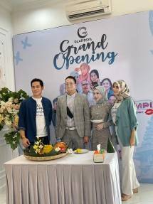 dr. Reza Gladys, Dipl. AAAM, owner Glafidsya Medika, saat acara Grand Opening Klinik Glafidsya Medika Medan