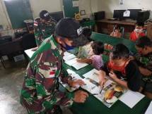 Satgas Pamtas Yonif 642 Kapuas Peduli Sektor Pendidikan Anak 
