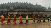 Umat Buddha di Candi Borobudur 