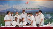Jajaran Direksi dan Komisaris PT Arwana Citramulia Tbk. seusai RUPST tahun buku 2020