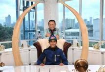Ketua IMI Bamsoet dan pebalap Motor Galang Hendra 
