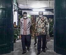 Berkelas! Mau Kembangkan Borobudur, Sandi Ngadep Raja Yogjakarta, Warganet: Sukses Pak Menteri...