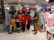 Alhamdulillah, Terharu! CSR StartUp Kita Export Mengajak 130 Anak Yatim Berbelanja Pakaian di Mall
