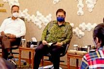 Menko Perekonomian Airlangga Hartarto dan Menperin Agus Gumiwang Kartsasmita