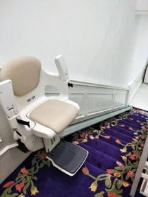 Penyediaan Home Lift Sebagai Bentuk Dukungan Keluarga dalam Optimalisasi Mobilitas Tingkatkan Kualitas Hidup