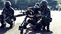 Prajurit Marinir Laksanakan Drill Menembak GPMG