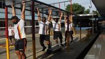 Prajurit Marinir Berlatih Sirkuit Training