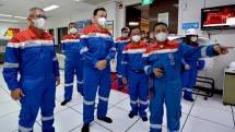 BALONGAN - Dewan Komisaris Pertamina mendukung penuh penanganan insiden Tanki T-301 di Area Kilang Pertamina Balongan. 