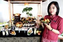  Beragam Menu Lengkap Harga Bersahabat Berbuka Puasa di Aston Solo