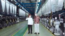 Kepala Badan Koordinasi Penanaman Modal (BKPM) Bahlil Lahadalia meresmikan perluasan pabrik PT. Indorama Synthetics