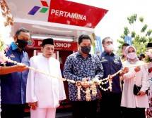 Menteri BUMN Erick Thohir resmkian Pertashop di Pesantren Nurul Quran Karang Petir Cilacap