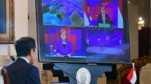 Presiden RI Joko Widodo bersama Kanselir Jerman Angela Merkel saat membukan Hannover Messe 2021