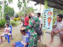 Satgas Pamtas Yonif 131 Brs Papua Buka Layanan Pangkas Rambut Masyarakat