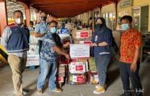 Hutama Karya Salurkan Bantuan Sembako dan Obat untuk Korban Bencana di NTT dan NTB