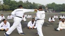 Prajurit Batalyon Infanteri 6 Marinir Cilandak Latihan Taekwondo