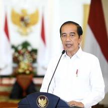 Presiden Jokowi memberikan pernyataan terkait KRI Nanggala-402, Minggu (25/04/2021) siang, di Istana Kepresidenan Bogor, Jawa Barat. (Foto: BPMI Setpres)