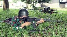 Prajurit Petarung Batalyon Infanteri 4 Marinir Cilandak Laksanakan Drill Raid Amfibi