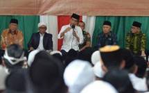 Presiden Jokowi saat mengunjungi Pondok Pesantren Miftahul Huda di Kecamatan Manonjaya, Kabupaten Tasikmalaya, Sabtu (10/6). (Foto: Humas/Jay)