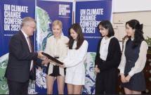BLACKPINK Ketika Menjadi Duta Dari 26th UN Climate Change Conference of the Parties (COP26). Pada acara itu BLACKPINK Menerima Ucapa Selamat Oleh Perdana Menteri Inggris, Boris Johnson.