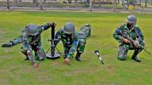 Prajurit Batalyon Infanteri 1 Marinir Laksanakan Drill Penembakan Mortir 60 mm