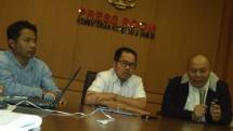 Foto (Kiri ke Kanan: Deputi Bidang Pembiayaan Kementrian Koperasi dan UKM Braman Setyo Bersama Deputi Bidang Pengembangan SDM Prakoso BS 