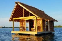 Serunya Menginap di Glamping Terapung Sembari Melihat Lumba-Lumba di Florida