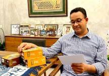 Gubernur Anies dapat kiriman Kurma Jericho Palestina dari Pendeta Gilbert 