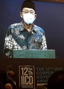 Mantan Wakil Presiden RI ke-11, Prof. Dr. Budiono, memberikan pidato penutupan (closing remark) pada acara &ldquo;The 12th IICD CG Award&rdquo; yang dilaksanakan secara offline di Ballroom Financial Hall, Jakarta, Senin (31/05/2021). (Foto: Abe)