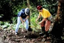Gubernur Anies dan Babe Idin
