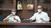 Sesmenkop Arif Rahman Hakim didampingi Deputi bidang Usaha Mikro KemenkopUKM Eddy Satriya
