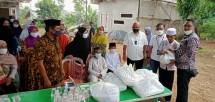 Kanwil BRI Jakarta II Salurkan Sembako ke Anak Yatim dan Lansia di Desa Cidokom, Bogor