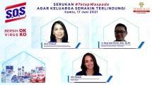 Winny Yunitawati, Director of Brand Investment & Consumer Engagement SOS, dr. Dirga Sakti Rambe M,sc, Sp,PD, Dokter Spesialis Penyakit Dalam dan Vaksinolog dan Ririn Ekawati, Selebriti