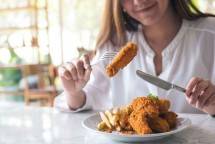 Ilustrasi Sedang Makan (Ist)