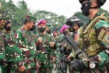Wakasal Laksamana Madya TNI Ahmadi Heri Purwono, S.E., M.M., didampingi Komandan Korps Marinir (Dankormar) Mayjen TNI Mar Suhartono 