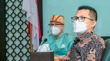 Menperin Agus Gumiwang Kartasasmita bersama Juru Bicara Kemenperin Febri Hendri