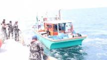 Sepandai-Pandainya Tupai Melompat, Pasti Akan Jatuh Juga! Jatuhkan Barang Bukti Ke Laut, Kapal Illegal Fishing Asal Malaysia Dan Filipina Akhirnya Diamankan KKP