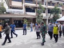 Panglima TNI Marsekal Hadi Tjahjanto Tinjau Posko PPKM Semper dan Tempat Isolasi OTG Pasar Rumput