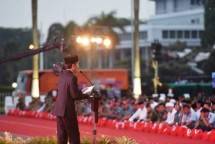 Presiden Jokowi saat berikan sambutan pada buka puasa bersama Prajurit dan PNS Mabes TNI di Plaza Mabes TNI Cilangkap, Jakarta Timur, Senin (19/6) petang. (Foto: Humas/Oji).