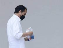 Bagi-bagi Paket Obat dan Vitamin Gratis, Jokowi Banjir Pujian, Publik: Terimakasih Pak De! Benar-benar Mikirkan Rakyatnya...