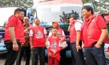 Direktur Utama Telkomsel Ririek Adriansyah (kedua dari kiri), Direktur Utama PD Pasar Jaya Arief Nasrudin (ketiga dari kiri), Dirjen Lalu Lintas Perhubungan Darat Pandu Yunianto (kedua dari kanan) dan Direktur Sales Telkomsel Sukardi Silalahi (paling