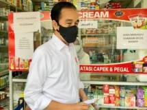 Blusukan ke Apotek, Jokowi Kaget Stok Obat Terapi Covid-19 Kosong...