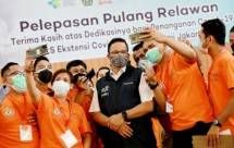 Gubernur Anies Lepas Pulang Relawan Kesehatan: Terimakasih Ibu/Bapak Telah Tulus Berjuang Menangani Pasien Covid-19 