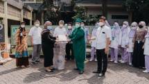 Dukung Nakes sebagai Garda Terdepan, Wearing Klamby Gelar Program 'Klamby for Humanity', Bagikan 1.000 Scarf untuk Nakes