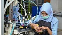 Ilustrasi perempuan andai kuasai teknologi industri 4.0