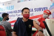  Vaksinasi Bersama BUMN Holding Jasa Survei Membangun Komunitas Pancoran Sehat 