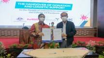 Merck Salurkan Bantuan Ambulans dan Alkes Tangani Gelombang Kedua Covid-19 