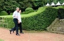 Presiden Jokowi menerima Presiden ke-44 Amerika Serikat, Barrack Obama di Istana Bogor, Jawa Barat, Jumat (30/6). (Foto: Humas/Oji).