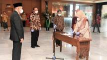 MenkopUKM Teten Masduki lantik Siti Azizah sebagai Deputi Kewirausahaan