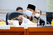 Ketua Komisi VIII Yandri Susanto saat memimpin Rapat Kerja Komisi VIII DPR RI dengan Menteri Sosial Tri Rismaharini terkait Pembahasan RKA K/L TA 2022. Foto: Geraldi/rni